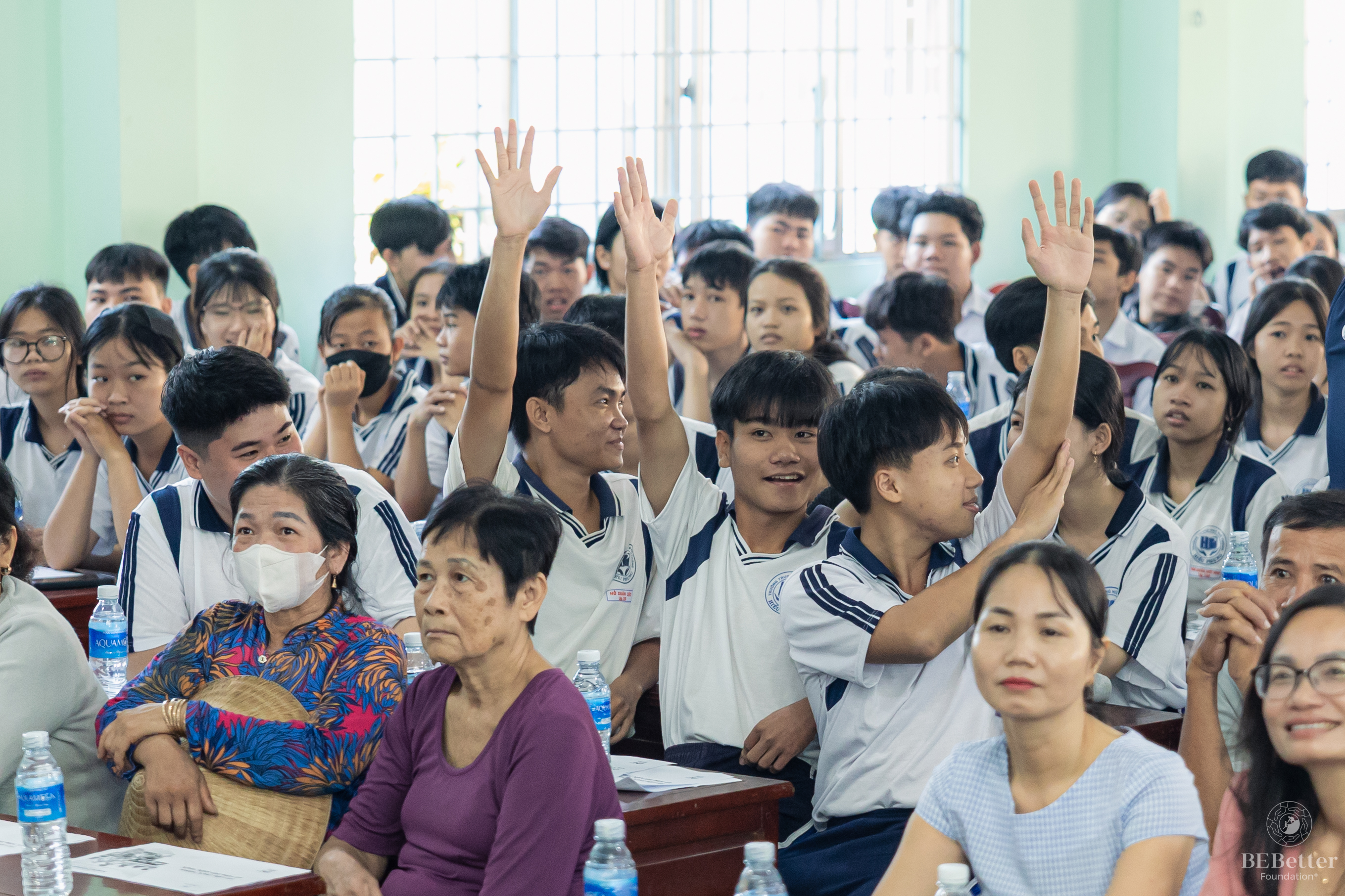 yêu thương nhìn thấy