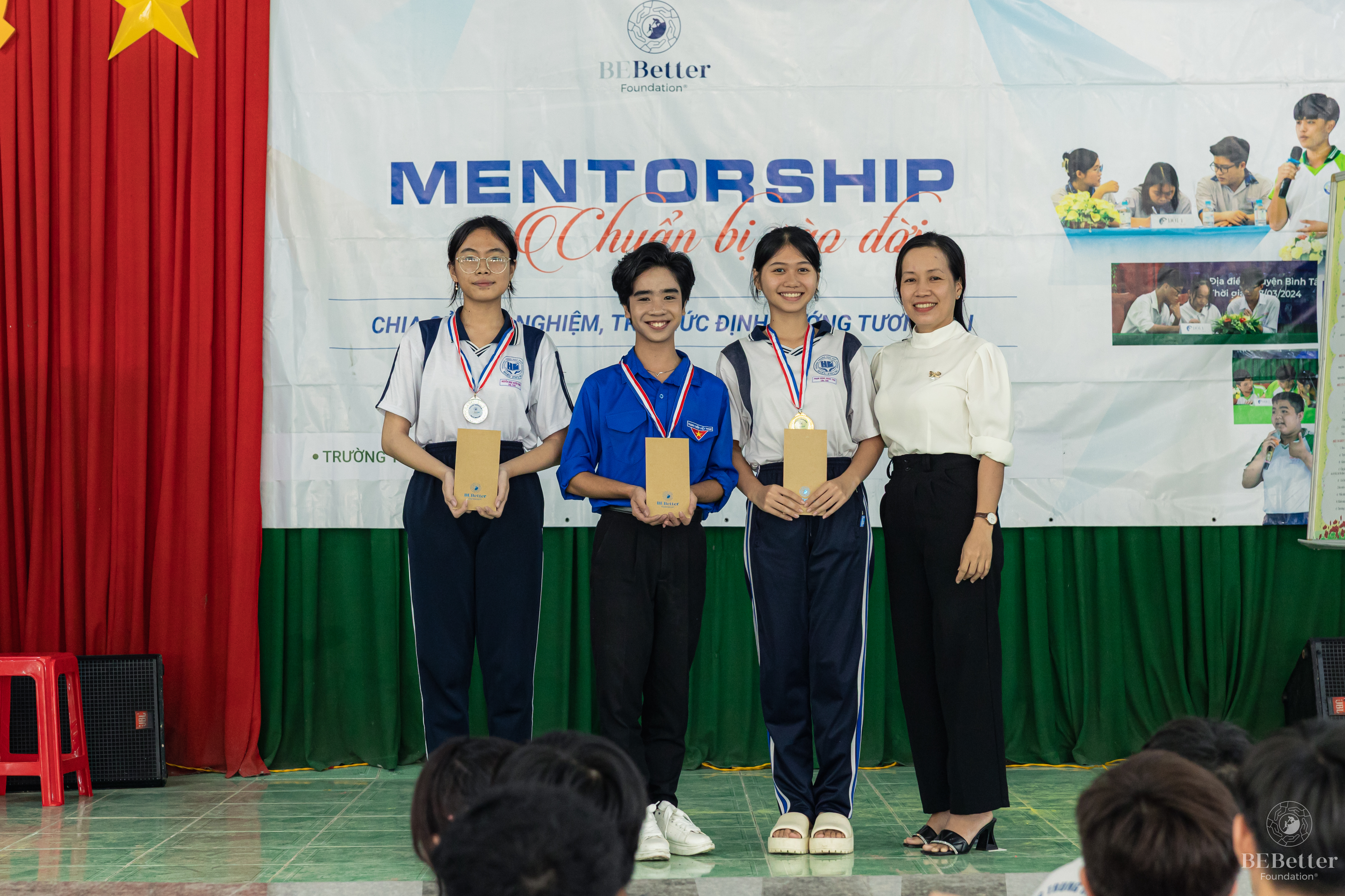 Báo Cáo Chương Trình Thiện Nguyện Mentorship Trường THPT Hiếu Phụng & THPT Võ Văn Kiệt Ngày 11-12/10/2025